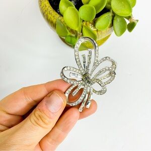 Vintage Elegant Silver Costume Bow Brooch